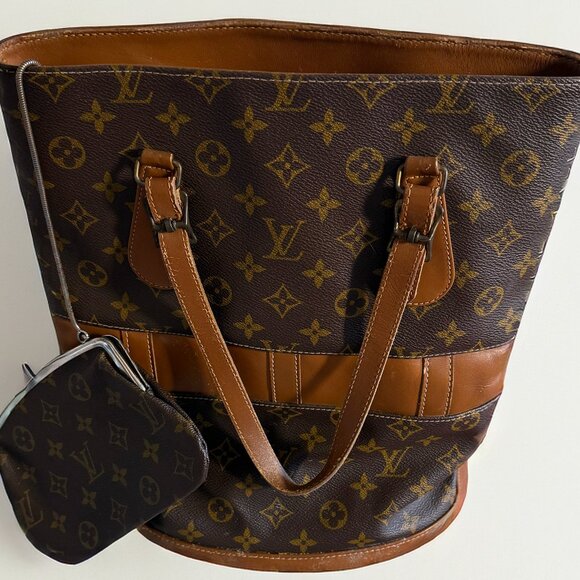Louis Vuitton Handbags - Louis Vuitton VINTAGE Monogram Bucket Purse w pouch, great used condition